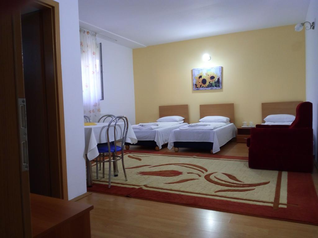 Pensiunea Vladut Timisoara Exterior foto